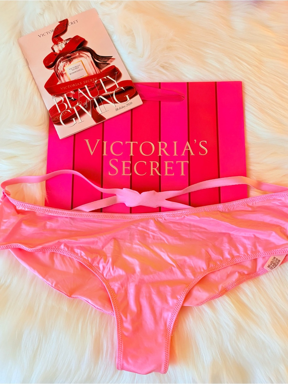 🩷🩷Victoria’s Secret cheeky panty (L)🩷🩷
